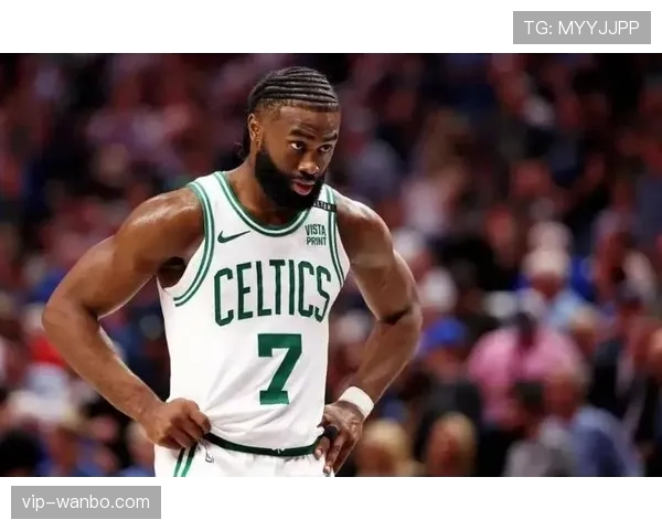 杰伦·布朗领衔凯尔特人力克76人,杯赛胜利提升球队士气